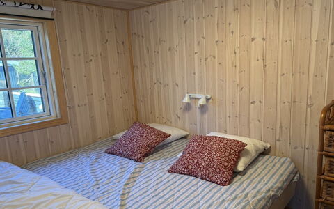 Haley - 380M from the Sea: Wood, Flooring, Floor, Interior Design, Room, Wood Stain, Bedroom, Hardwood, Plank, Bed