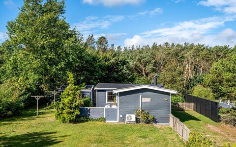 Haley - 380M from the Sea: Shrub, Home, Cottage, Groundcover, Garden, Garden Buildings, Siding, Estate, Lawn, Yard