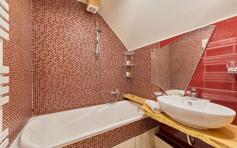 Stodola: Bathroom, Plumbing Fixture, Flooring, Interior Design, Floor, Tap, Bathtub, Sink, Bathroom Sink, Plumbing