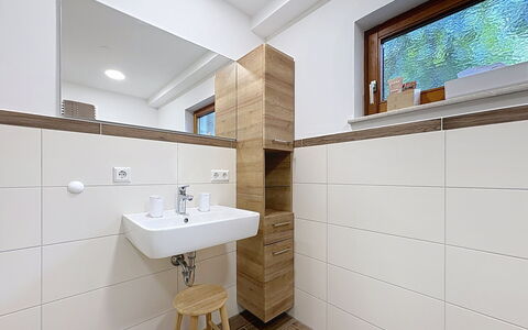Sonne: Flooring, Wall, Interior Design, Wood, Plumbing Fixture, Floor, Bathroom, Bathroom Sink, Tap, Sink