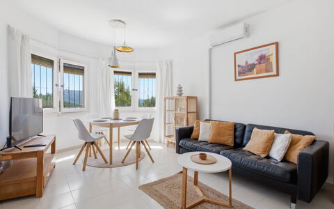Castellons Vida: Interior Design, Furniture, Wood, Flooring, Floor, Home, Room, Ceiling, Apartment, Living Room