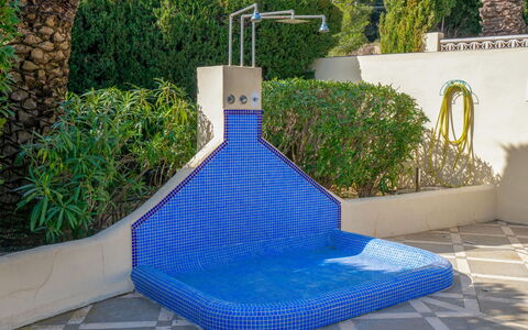 Castellons Vida: Resort, Swimming Pool, Estate, Shade, Landscaping, Eco Hotel, Hotel, Villa