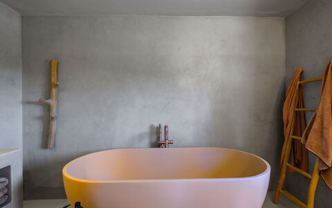 Prana: Plumbing Fixture, Plumbing, Bathtub, Ceramic, Bathroom, Marble, Tile, Plaster