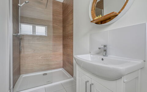 Loch Ness Hamptons Lodge: Bathroom, Wall, Flooring, Plumbing Fixture, Interior Design, Floor, Sink, Bathroom Sink, Plumbing, Tap