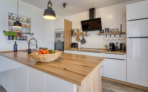 Providenca: Kitchen, Countertop, Furniture, Interior Design, Flooring, Cabinetry, Wood, Kitchen Appliance, Ceiling, Floor