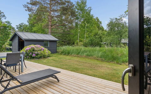 Ion - 750M from the Sea: Shrub, Cottage, Land Lot, Garden, Groundcover, Siding, Garden Buildings, Porch, Deck