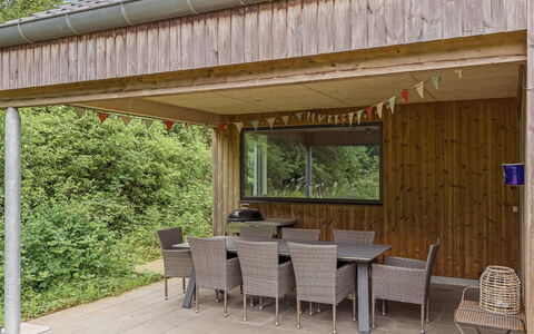Anabel - 800M from the Sea: Wood, Porch, Wood Stain, Shade, Hardwood, Garden Buildings, Ceiling, Outdoor Structure, Deck, Garden