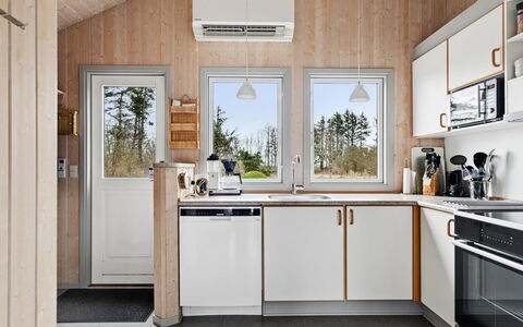 Algeth - 2.5Km from the Sea: Wood, Major Appliance, Kitchen Appliance, Kitchen, Home Appliance, Room, Countertop, Ceiling, Light Fixture, Kitchen Stove