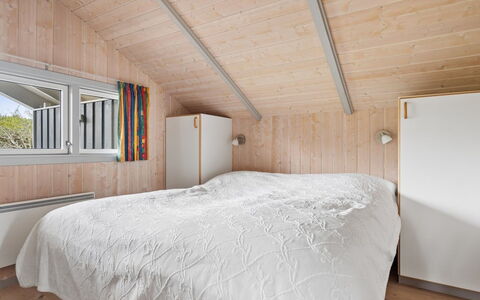 Algeth - 2.5Km from the Sea: Wood, Bedroom, Ceiling, Floor, Bed, Interior Design, Home, Flooring, Bed Sheet, Room