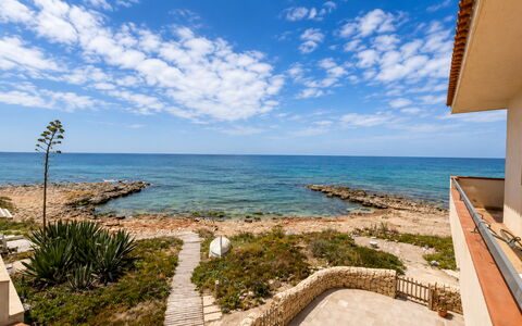 La Casa in Riva al Mare: Blue, Body Of Water, Coast, Horizon, Coastal And Oceanic Landforms, Sea, Beach, Shore, Summer, Landscape