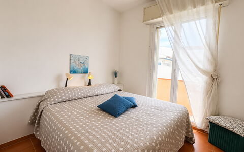 La Casa in Riva al Mare: Bed, Bedroom, Furniture, Wall, Interior Design, Bed Sheet, Bedding, Wood, Floor, Linens