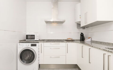 Buleria: Major Appliance, Flooring, Kitchen, Interior Design, Countertop, Kitchen Appliance, Floor, Cabinetry, Home Appliance, Home