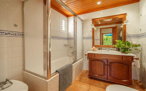 Cas Pobler: Bathroom, Plumbing Fixture, Interior Design, Bathroom Sink, Sink, Flooring, Floor, Bathroom Cabinet, Tap, Ceiling