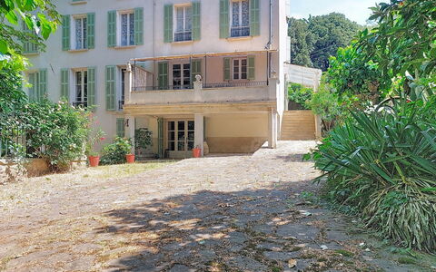 Chateau Payan: Swimming Pool, Resort, Home, Eco Hotel, Estate, Patio, Villa, Courtyard, Design, Outdoor Furniture