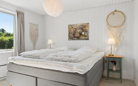 Velena - 150M from the Sea: Flooring, Floor, Bedroom, Bed, Bedding, Bed Frame, Linens, Bed Sheet, Pillow, Mattress