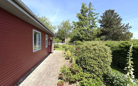 Velena - 150M from the Sea: Shrub, House, Residential Area, Home, Cottage, Land Lot, Roof, Groundcover, Garden, Estate