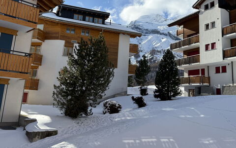 Snowfun B: Snow, Winter, Freezing, Mountain Range, Apartment, Glacial Landform, Alps, Balcony, Mountain Village, Ice Cap