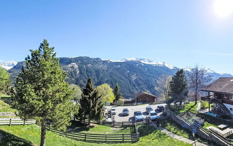 Casa Peist: Mountainous Landforms, Mountain, Mountain Range, Hill, Highland, Landscape, Hill Station, Valley, Alps, Ridge