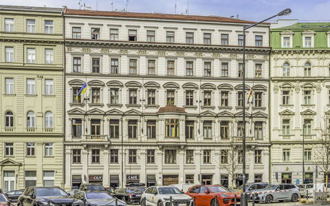 Senovazne: Building, Window, City, Urban Area, Facade, Town, Apartment, Street, Commercial Building