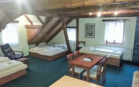 Accommodation:&nbsp;Roky - Dolní Náměstí 2.5