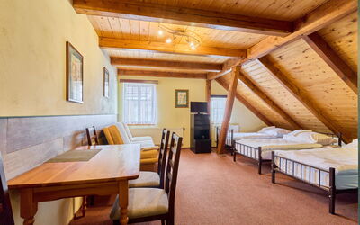 Accommodation:&nbsp;Roky - Dolní Náměstí 2.6