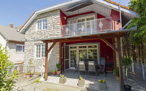 Luca: Balcony, Villa