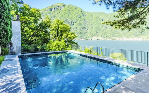 Nesso 10: Balcony, Villa