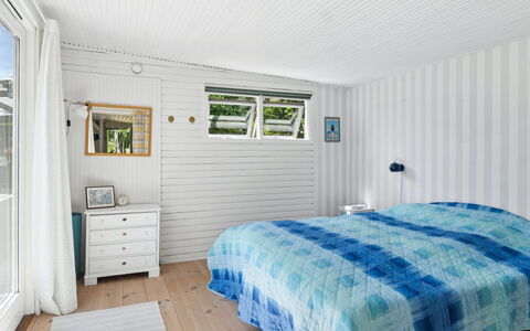 Nis - 1.4Km from the Sea: Wood, Ceiling, Interior Design, Bedroom, Flooring, Floor, Home, Bed Sheet, Bedding, Bed