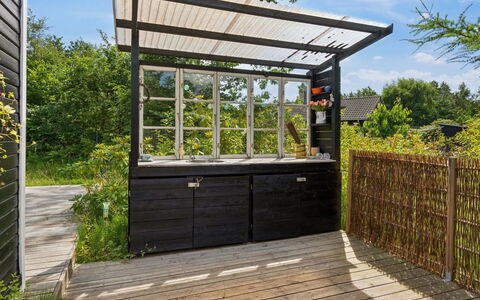Nis - 1.4Km from the Sea: Wood, Deck, Shade, Metal, Outdoor Structure, Hardwood, Garden, Wood Stain, Design, Garden Buildings