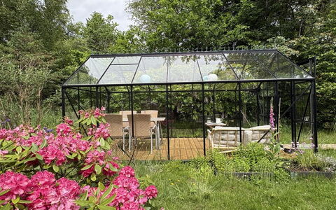 Nis - 1.4Km from the Sea: Garden, Shade, Outdoor Structure, Plantation, Landscaping, Gazebo, Yard, Design, Lawn
