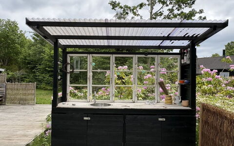 Nis - 1.4Km from the Sea: Shade, Outdoor Structure, Garden, Design, Yard, Deck, Backyard, Garden Buildings, Pergola, Houseplant