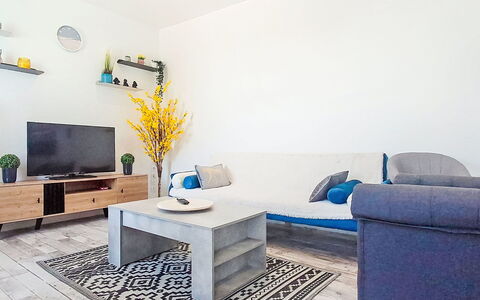Impasse des Cabanons: Interior Design, Flooring, Floor, Ceiling, Apartment, Shade, Chair, Light Fixture, Lamp, Houseplant