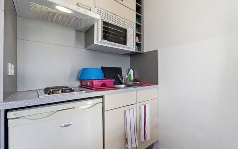 Virginia: Interior Design, Flooring, Floor, Ceiling, Apartment, Shade, Chair, Light Fixture, Lamp, Houseplant