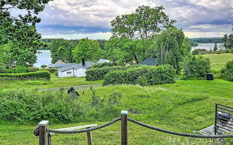 Sjöarpstugan: Grass, Tree, Natural Landscape, Landscape, Grassland, Shrub, Land Lot, Bank, Plain