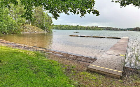 Sjöarpstugan: Water, Water Resources, Body Of Water, Natural Environment, Natural Landscape, Watercourse, Bank, Waterway, Landscape, Lake