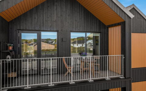 Ila - 350M from the Sea: Siding, Plank, Lumber, Balcony