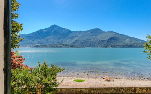 Cà Pendula: Blue, Water, Mountainous Landforms, Water Resources, Body Of Water, Mountain, Hill, Natural Landscape, Highland, Landscape