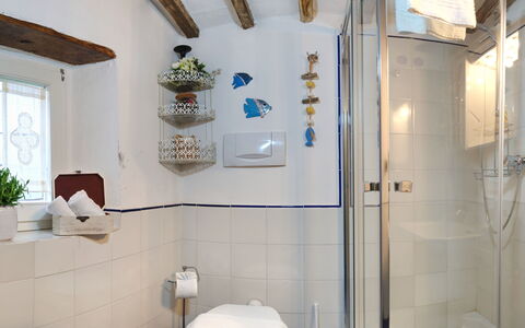 I Tre Camini: Interior Design, Furniture, Lighting, Room, Linens, Plumbing Fixture, Ceiling, Picture Frame, Houseplant, Plumbing