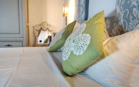 I Tre Camini: Bed, Bedroom, Furniture, Bedding, Bed Sheet, Linens, Interior Design, Textile, Room, Lighting