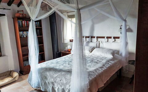 Cuculo: Furniture, Bed, Bedroom, Interior Design, Mosquito Net, Wood, Linens, Bedding, Canopy Bed, Floor