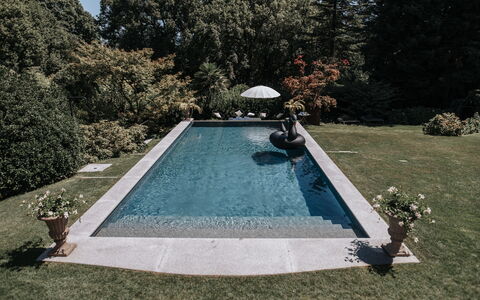 Flor Grand Lake Villa: Swimming Pool, Leisure, Recreation, Water Feature, Garden, Vacation, Resort, Reflecting Pool, Backyard