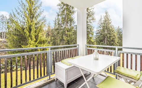 Val Mulin 14.1: Porch, Balcony, Chair, Deck, Handrail, Larch, Hardwood, Fence, Outdoor Furniture