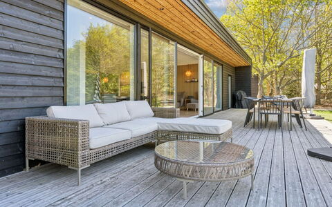 Eliene - 500M from the Sea: Wood, Wood Flooring, Hardwood, Deck, Plank, Porch, Wood Stain, Walkway, Shade, Outdoor Furniture
