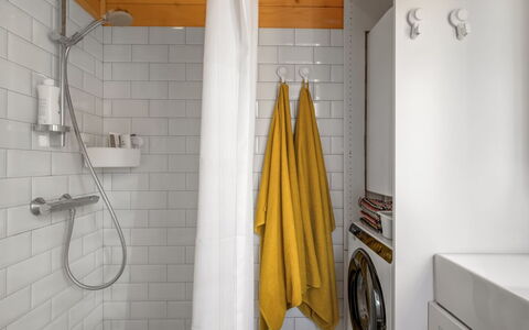 Taija - 200M to the Fjord: Wall, Interior Design, Flooring, Plumbing Fixture, Floor, Plumbing, Bathroom, Tile, Room, Ceiling