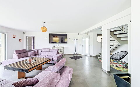 Maison Kergrosse: Interior Design, Couch, Flooring, Ceiling, Furniture, Home, Living Room, Floor, Architecture, Lighting