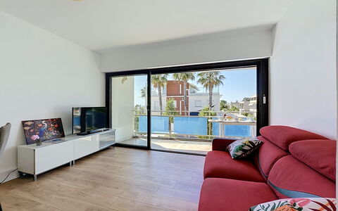 Aigo Sau 3: Furniture, Apartment, Interior Design, Floor, Flooring, Home, Room, Chair, Shade, Living Room