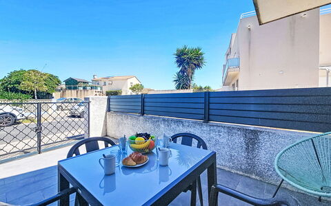 Croix du Sud: Apartment, Balcony, Shade, Hotel, Walkway