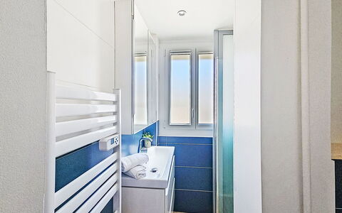 Croix du Sud: Flooring, Floor, Interior Design, Door, Plumbing Fixture, Room, Ceiling, Apartment, Tile, Bathroom