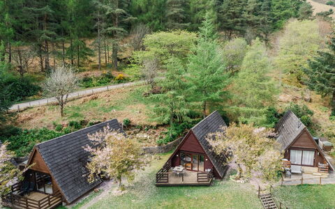 Glengarry Combi: Rural Area, Cottage, Garden, Log Cabin, Hut, Hardwood, Yard, Park, Landscaping, Garden Buildings