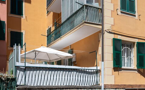 A Cà du Piero: Composite Material, Apartment, Balcony, Iron, Metal, Awning, Handrail, Daylighting, Porch
